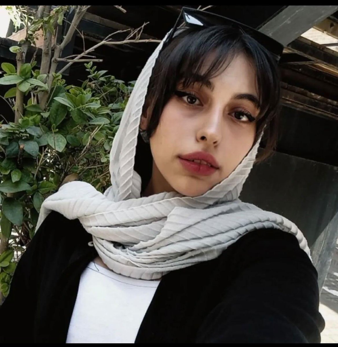 Yalda Mohammadkhani · یلدا محمد خانی