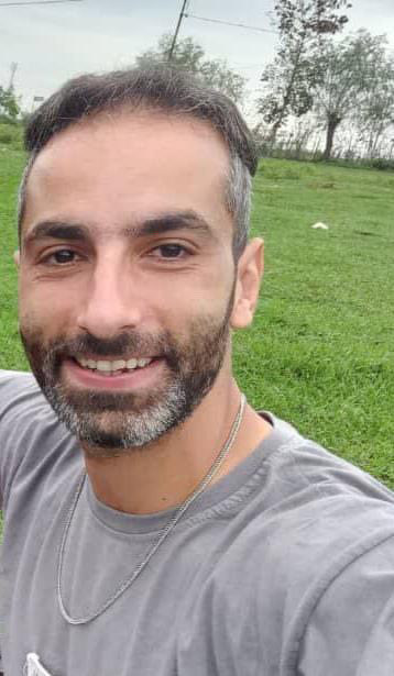Milad Afrokhteh · میلاد افروخته