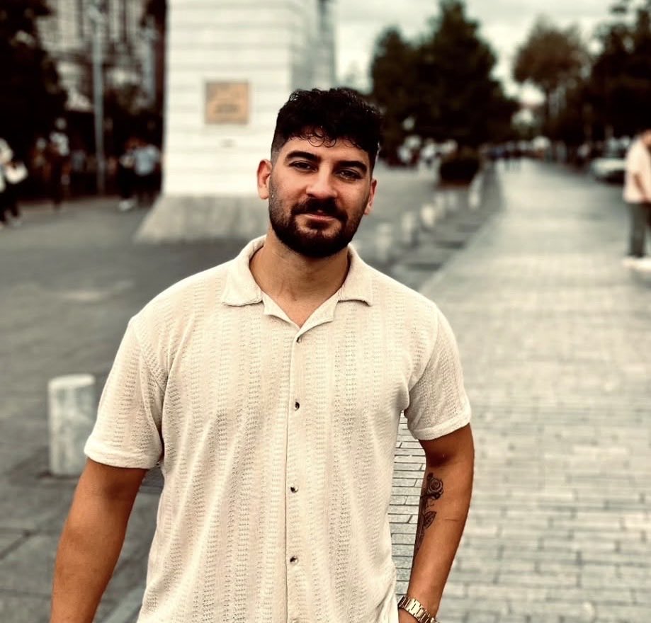 Pouria Kheirkhah · پوریا خیرخواه
