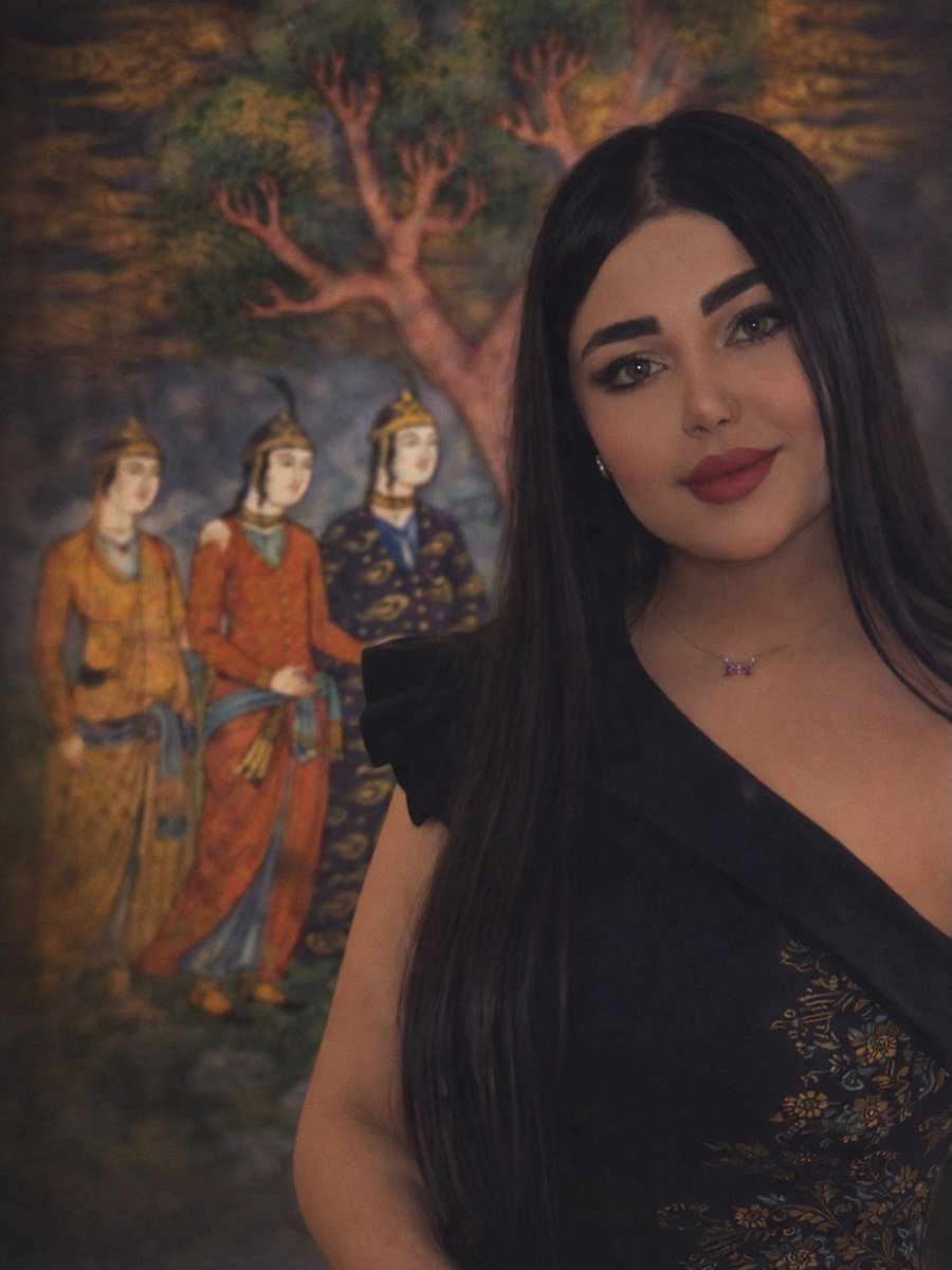 Raha Khosravi · رها خسروی